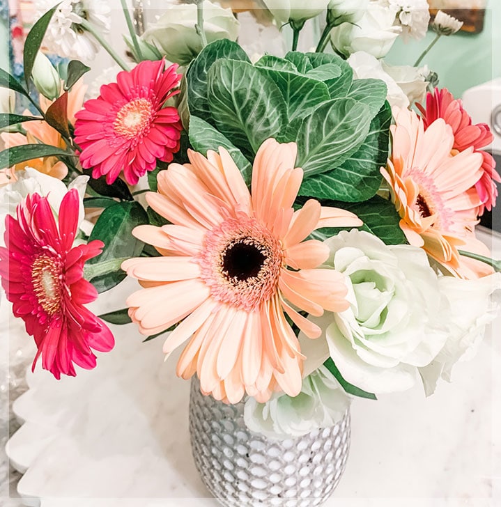 Adding the Luxury Of Fresh Flowers To Your Home